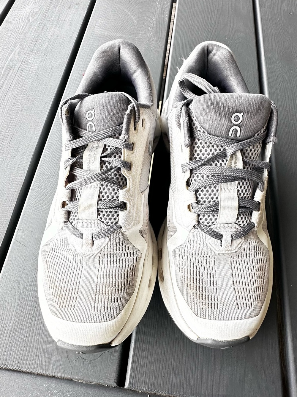 On Cloudrunner 2 Frost White Women Size 7